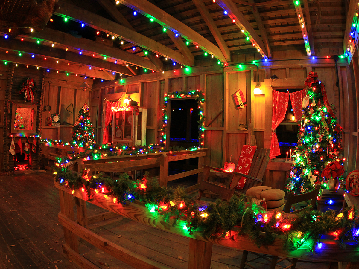 holiday themed Cajun Cabin